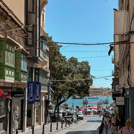 Lejlighed 1br Gem, Prime Location & Balcony Views By 360 Estates *