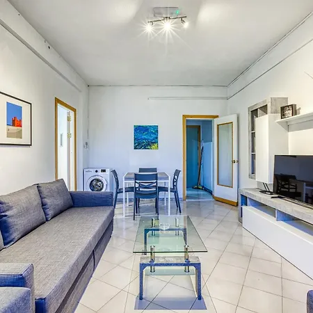 1br Gem, Prime Location & Balcony Views By 360 Estates Lejlighed *