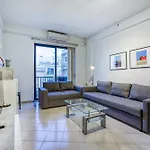 1br Gem, Prime Location & Balcony Views By 360 Estates Apartmán