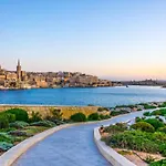 Apartmán 1br Gem, Prime Location & Balcony Views By 360 Estates Sliema