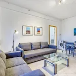 1br Gem, Prime Location & Balcony Views By 360 Estates Apartmán *