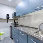 1br Gem, Prime Location & Balcony Views By 360 Estates *