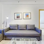 1br Gem, Prime Location & Balcony Views By 360 Estates *