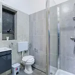 1br Gem, Prime Location & Balcony Views By 360 Estates