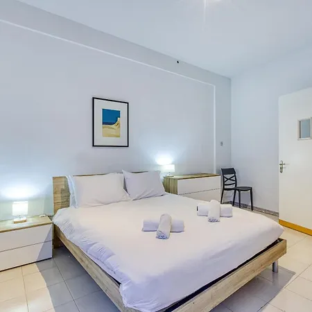Apartament 1br Gem, Prime Location & Balcony Views By 360 Estates Sliema