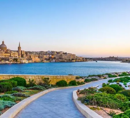 Apartment 1br Gem, Prime Location & Balcony Views By 360 Estates Sliema
