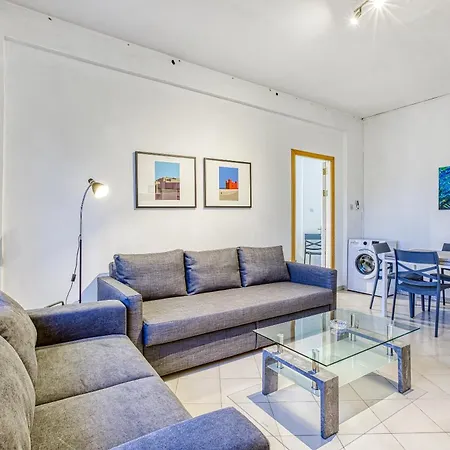 1br Gem, Prime Location & Balcony Views By 360 Estates Apartament *