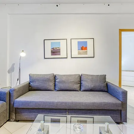 1br Gem, Prime Location & Balcony Views By 360 Estates *