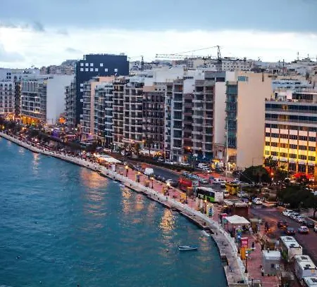 1br Gem, Prime Location & Balcony Views By 360 Estates