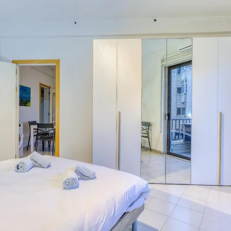 1br Gem, Prime Location & Balcony Views By 360 Estates *