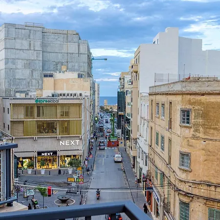 1br Gem, Prime Location & Balcony Views By 360 Estates